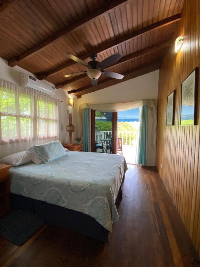 The Isabela Beach House Puerto Villamil Ngoại thất bức ảnh