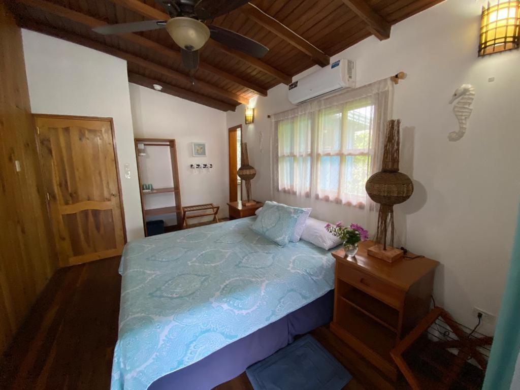 The Isabela Beach House Puerto Villamil Ngoại thất bức ảnh