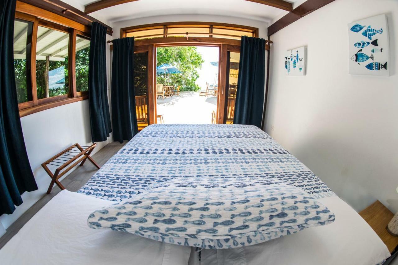 The Isabela Beach House Puerto Villamil Ngoại thất bức ảnh