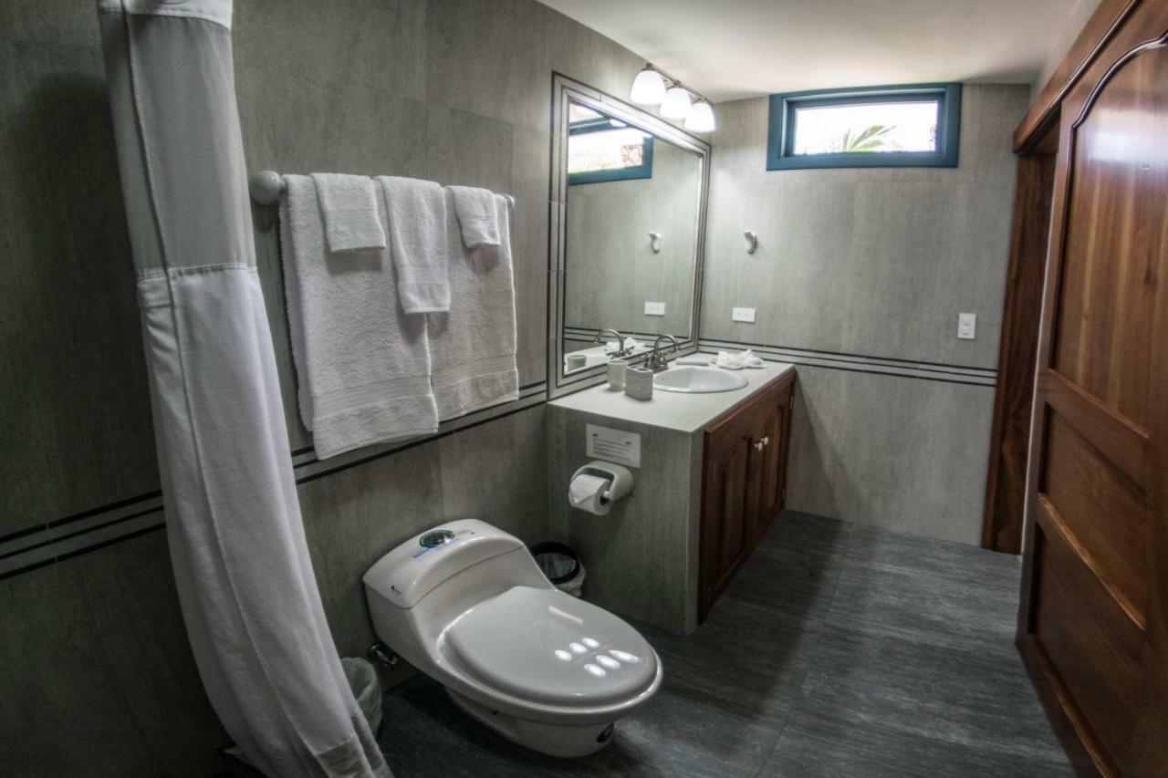 The Isabela Beach House Puerto Villamil Ngoại thất bức ảnh